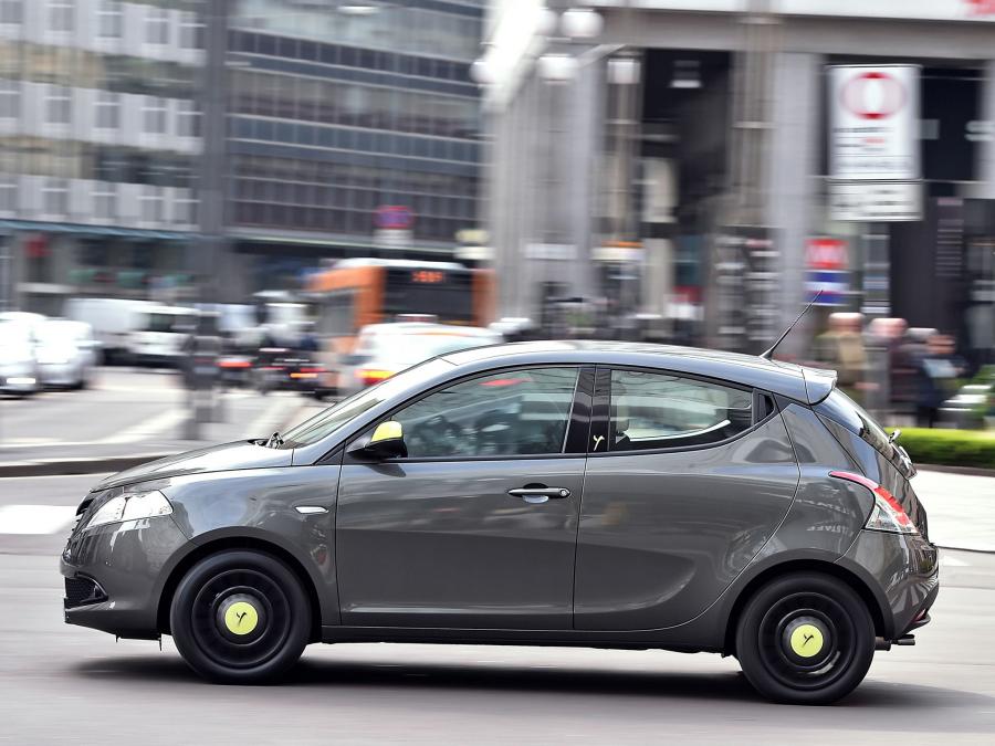  Lancia Ypsilon Elefantino 2014 года  (фото 14 из 14)